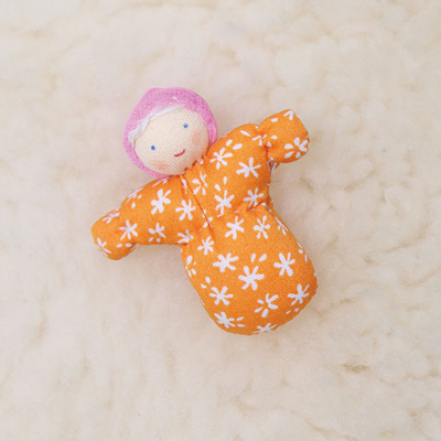 Вальдорфская кукла "Малыш в розовой шапочке", 7 см