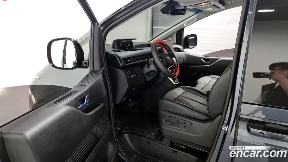 Hyundai Staria 4WD Tourer 9-и местный (07.2022)