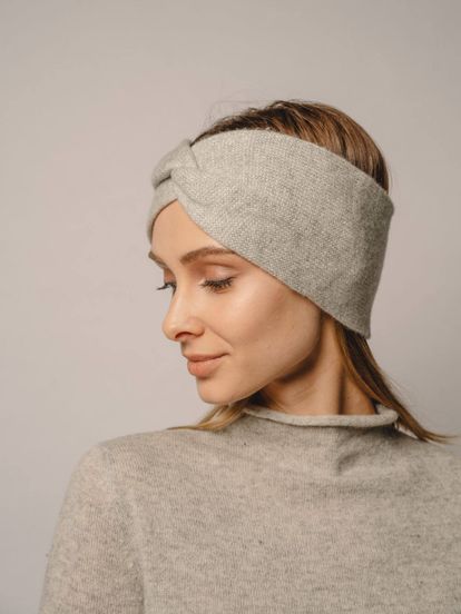 Женская повязка на голову цвета серый меланж из кашемира - фото 3
