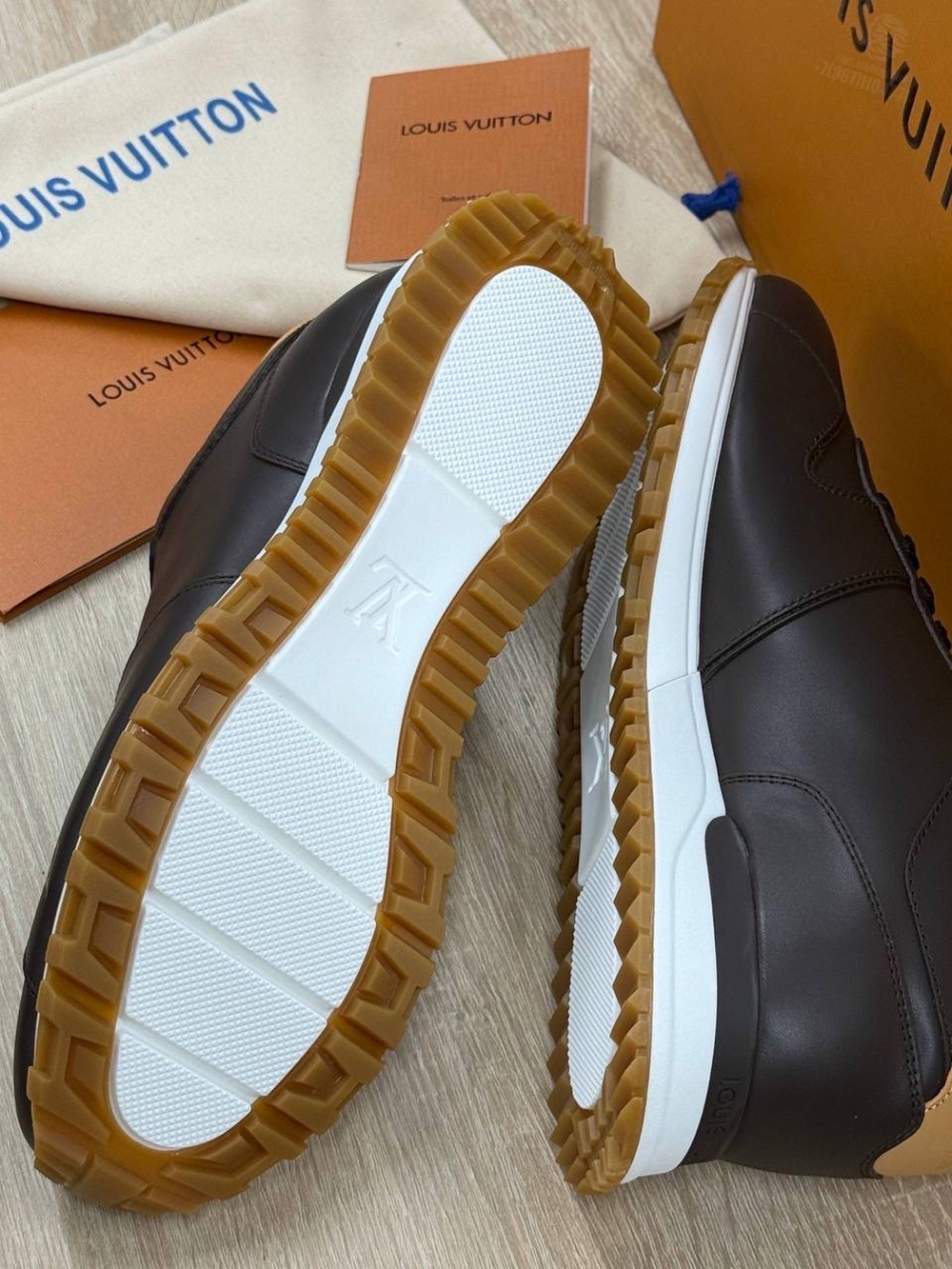 Кроссовки Louis Vuitton Run Away