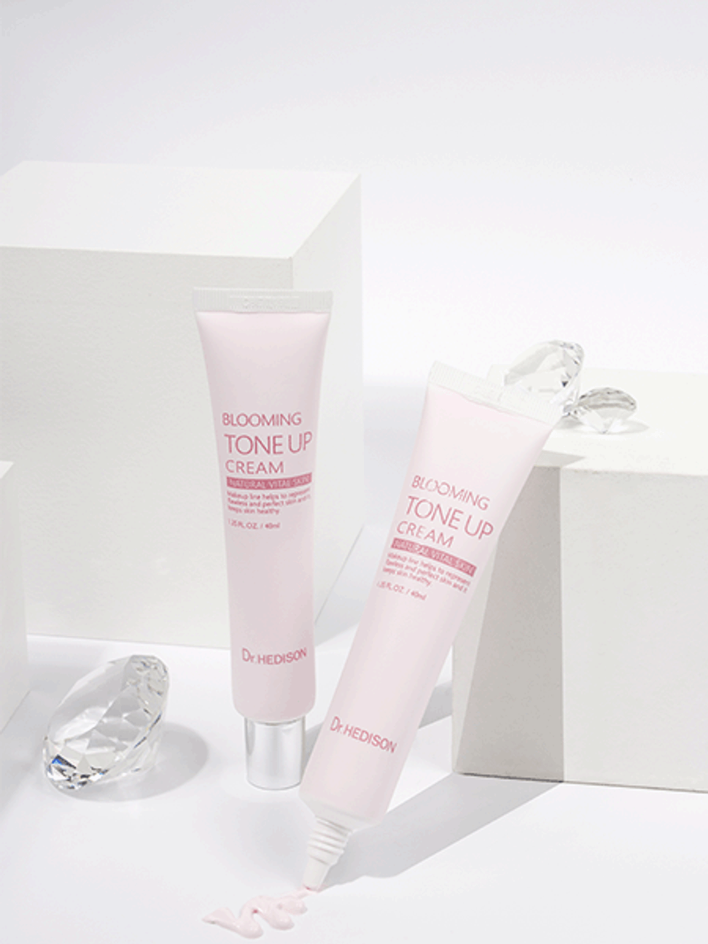 Blooming tone up. Увлажняющий крем с экстрактом дамасской розы