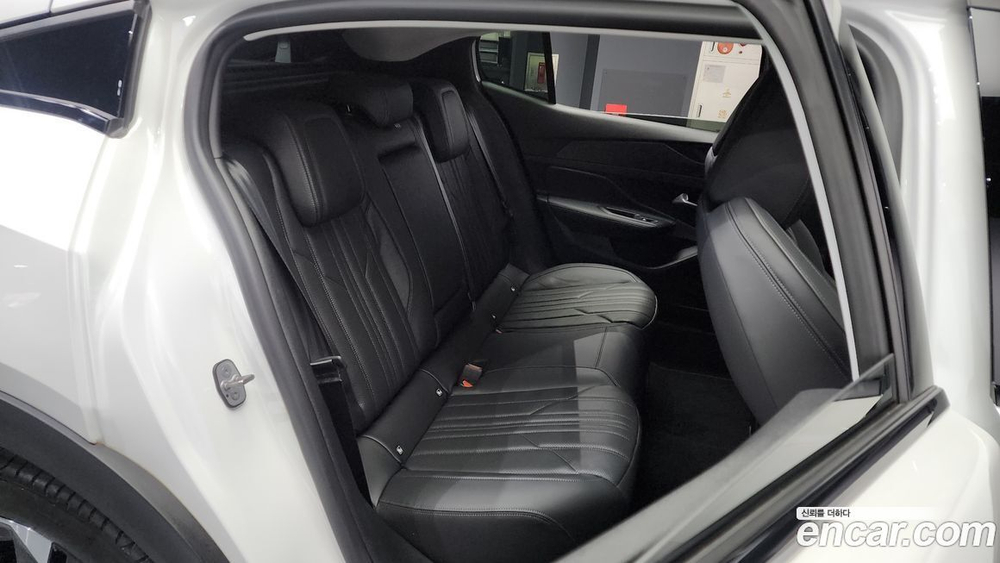 Peugeot 408 1.2 Pure Tech 알뤼르 (07.2023)