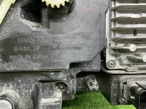 Битая Фара левая Zeekr 009 (2022-н.в.) LED