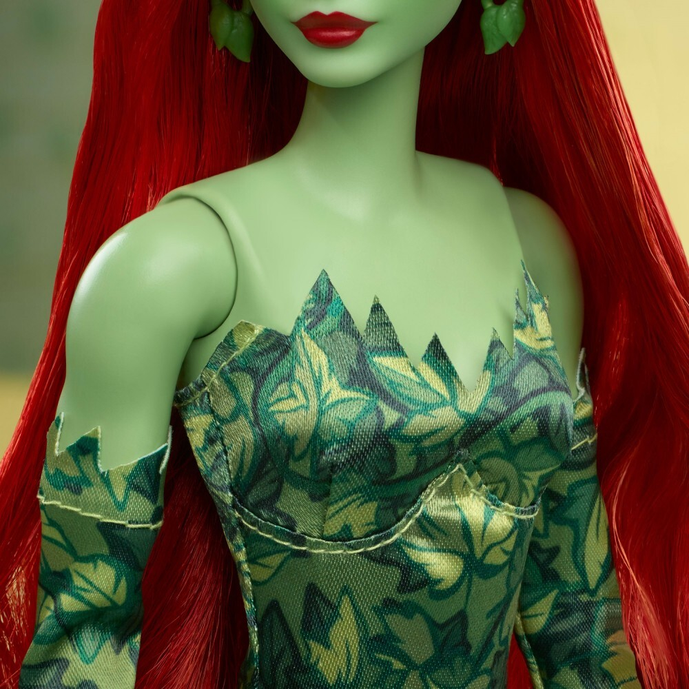 Коллекционная кукла Barbie Signature - Poison Ivy DC Batman HRM51