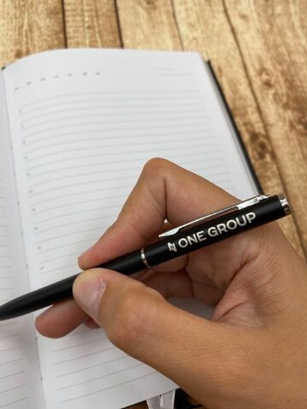 Ручка MOTIVE с гравировкой