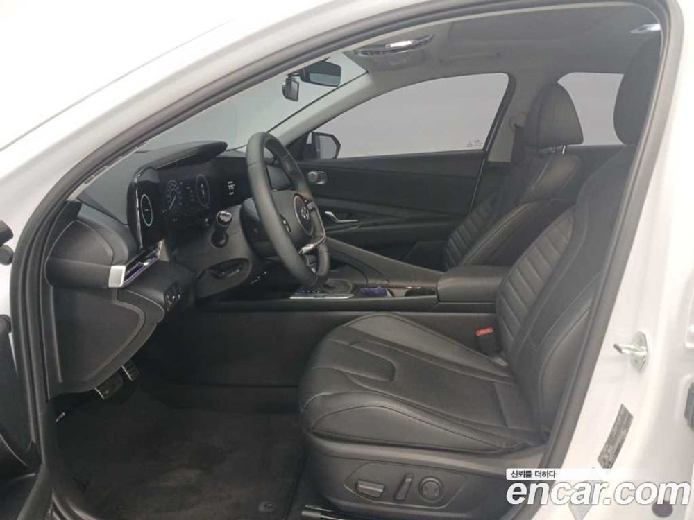 Hyundai Avante (CN7) 1.6 (04.2022)
