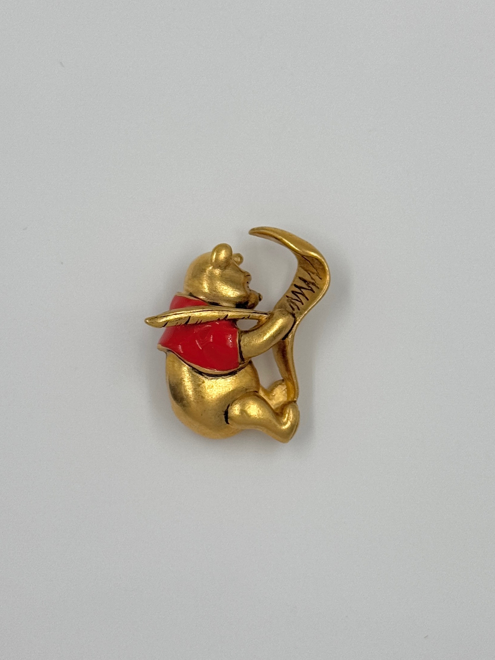 Брошь Винни Пух за письмом Winnie-the-Pooh, Disney