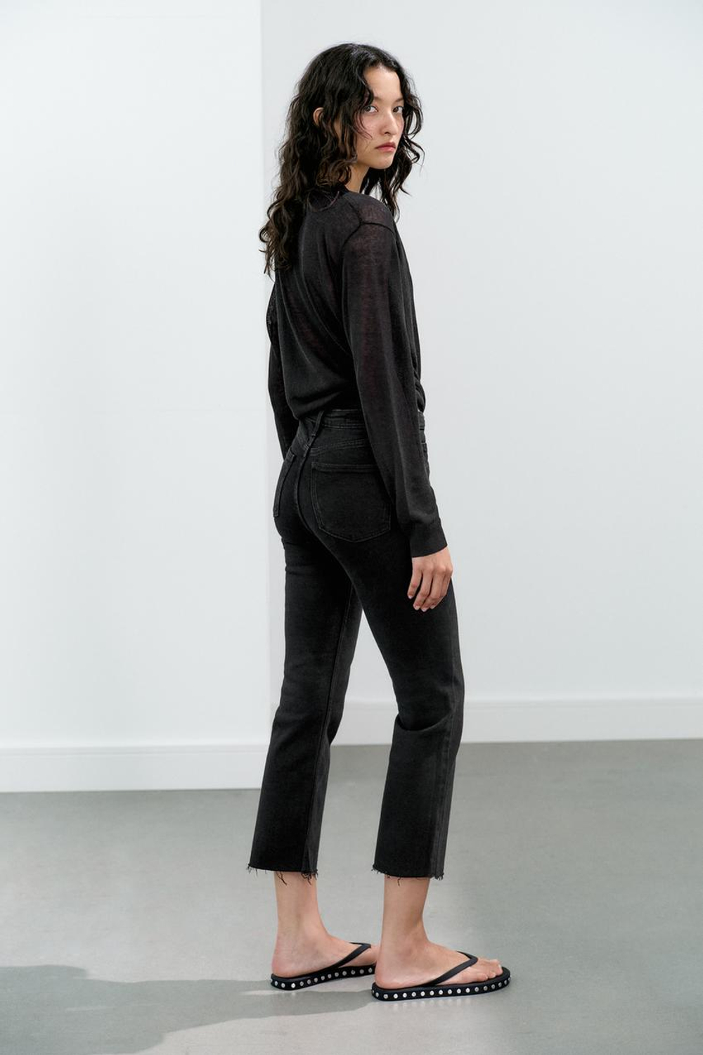 ZARA ДЖИНСЫ TRF CROPPED FLARE С ВЫСОКОЙ ПОСАДКОЙ, ЧЕРНЫЙ