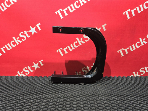 Кронштейн крыла передний левый 2016 г