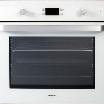 Электрический духовой шкаф Beko OIE 24300 W