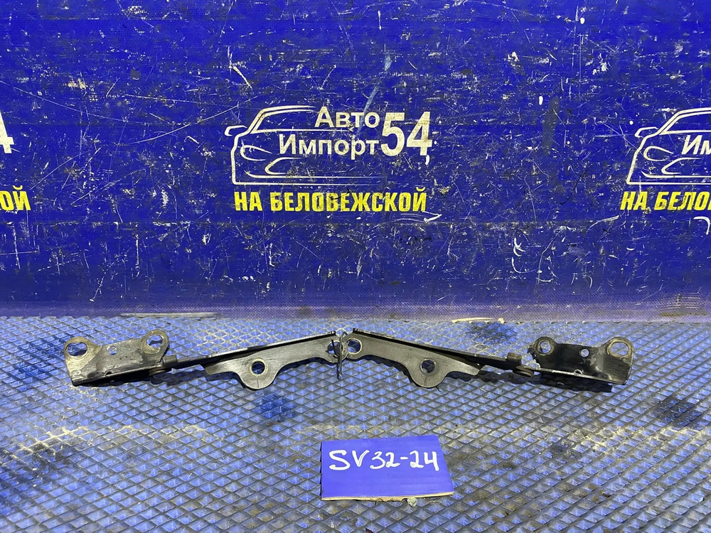 Петля капота правая TOYOTA CAMRY 1993