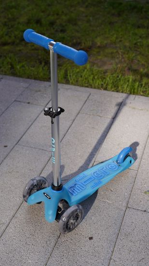 Самокат Mini Micro Deluxe Glow Plus (светящийся) LED арктический синий