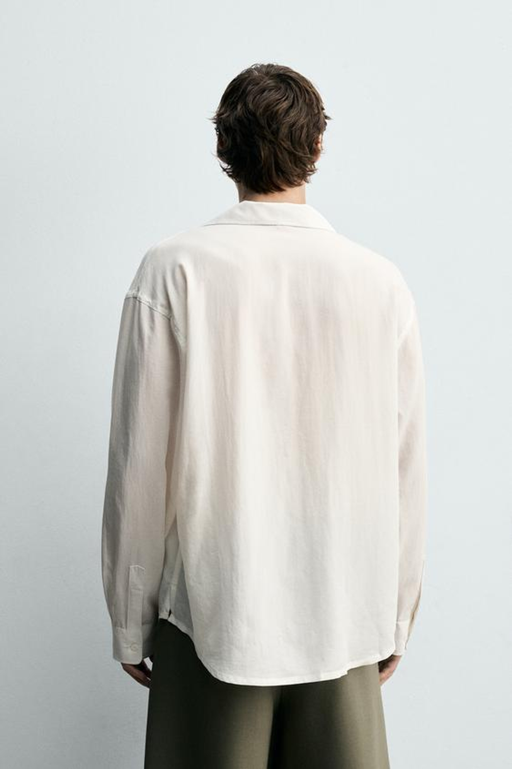 ZARA РУБАШКА RELAXED FIT ИЗ СТРУЯЩЕЙСЯ ТКАНИ, БЕЛЫЙ