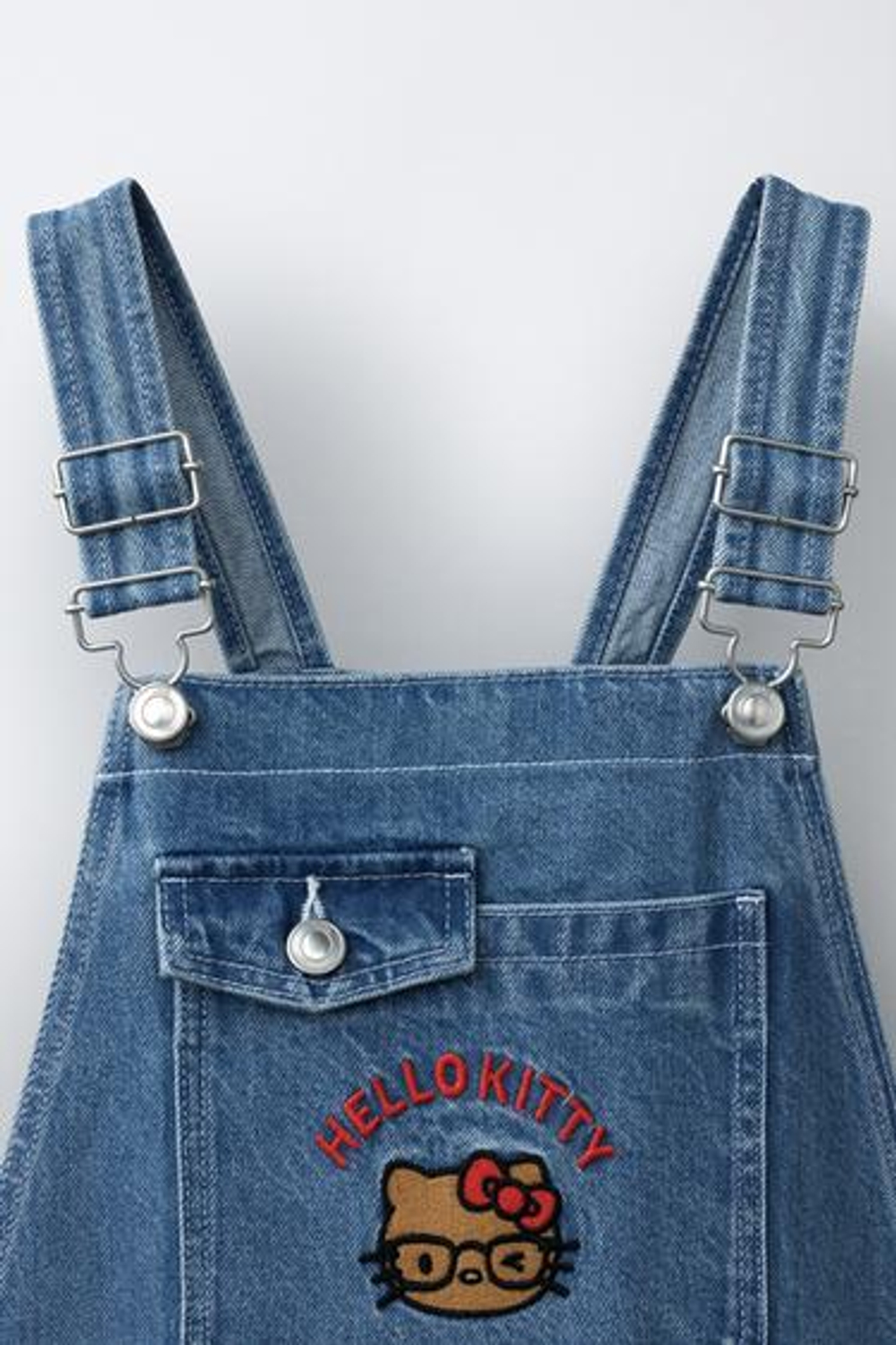 ZARA ДЖИНСОВЫЙ КОМБИНЕЗОН HELLO KITTY ©, СИНИЙ