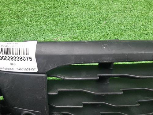 Решетка переднего бампера правая BMW X1 F48 15-19