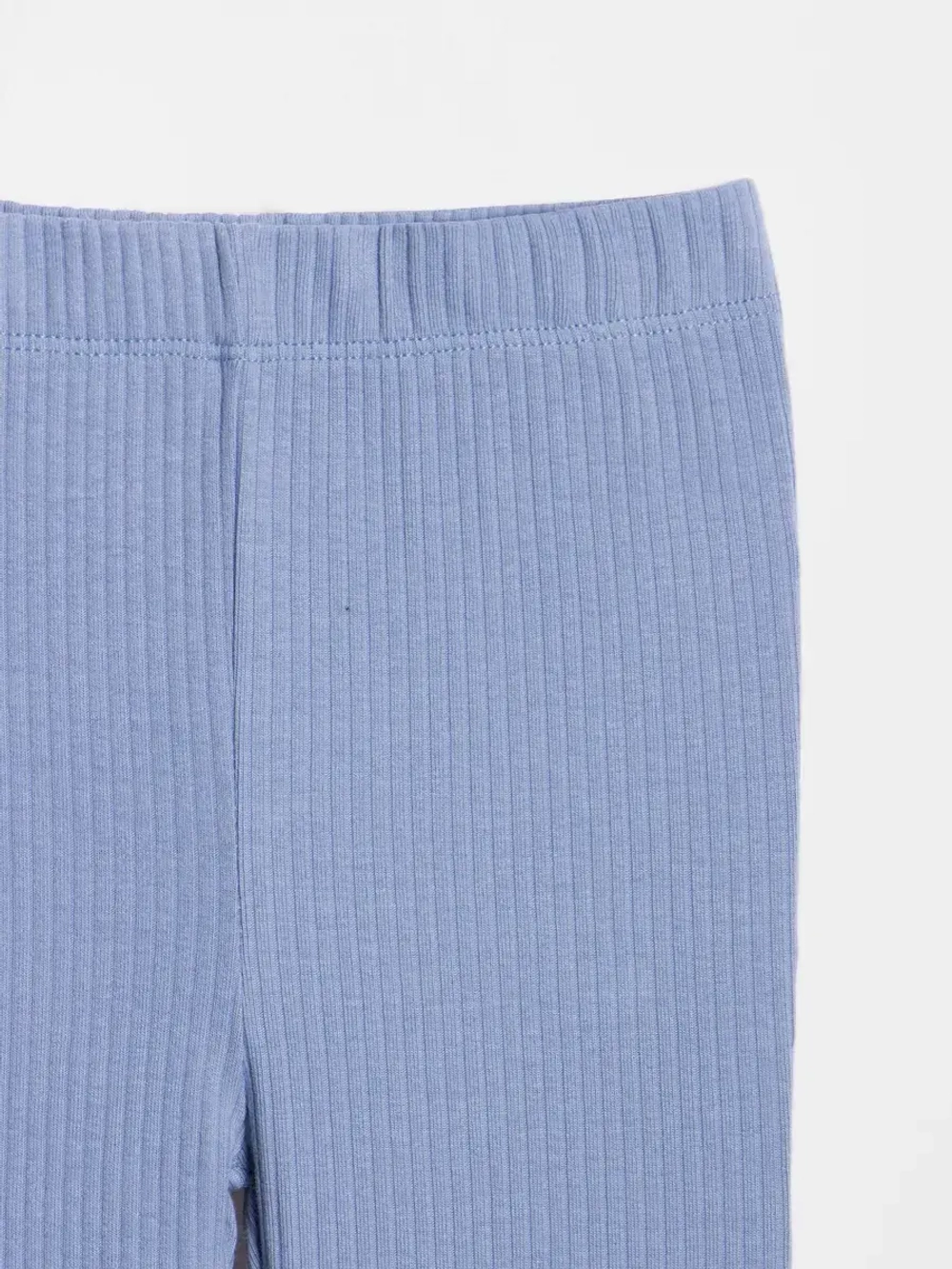 Голубой костюм для девочки на весну