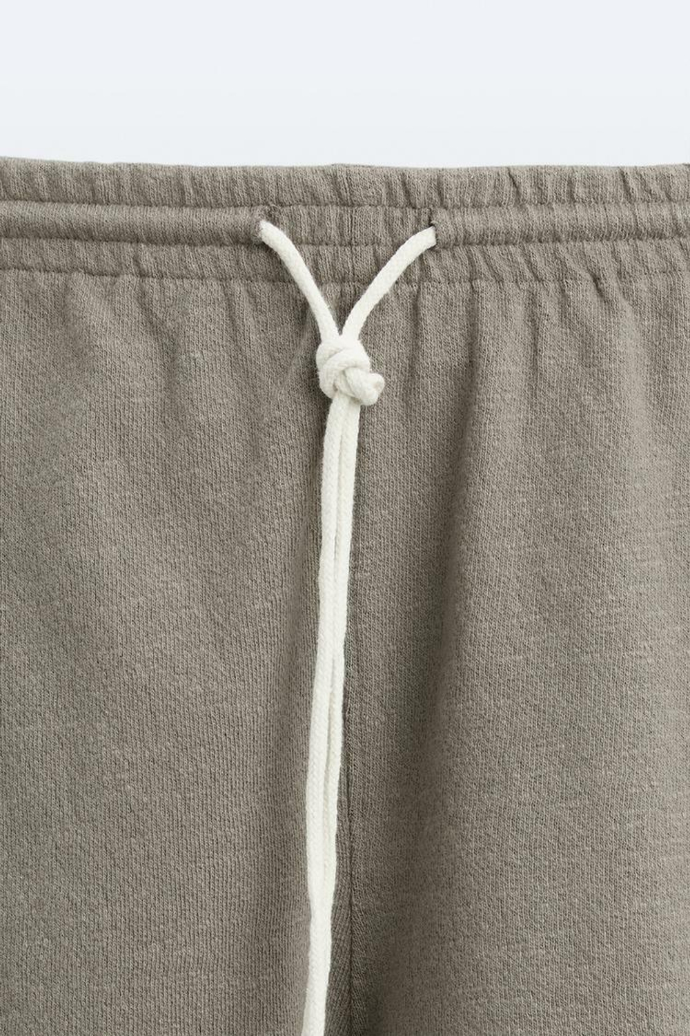 ZARA ШОРТЫ-БЕРМУДЫ С КОНТРАСТНОЙ ВЫШИВКОЙ, КОРИЧНЕВЫЙ / ТЕМНО-СЕРЫЙ