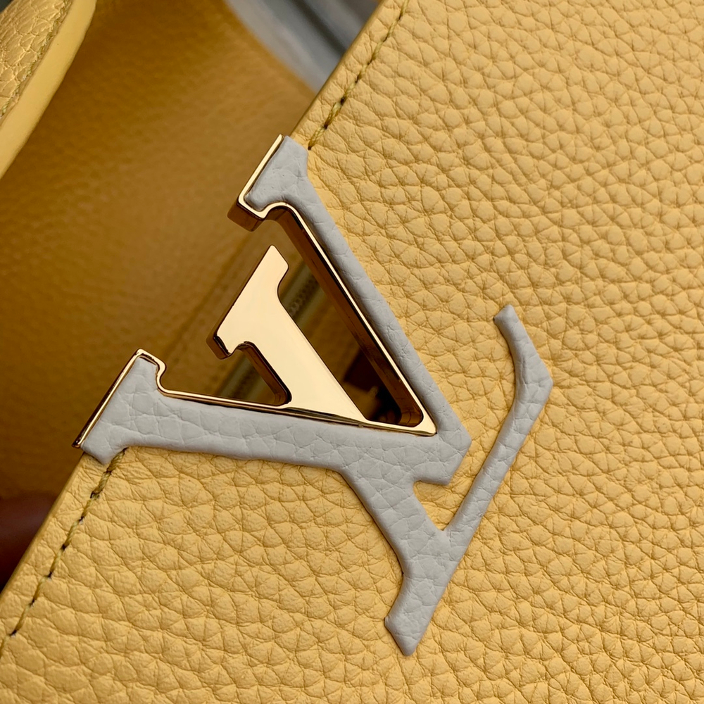 Louis Vuitton Capucines MM