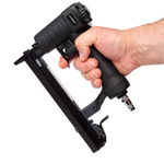 Пистолет скобозабивной мебельный Hybest 8016F (пневматический, обивочные скобы тип 80 21Ga) Пистолет скобозабивной мебельный Hybest 8016F (пневматический, обивочные скобы тип 80 21Ga)