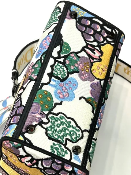 Женская сумка Dior Lady D-lite, модель среднего формата белый