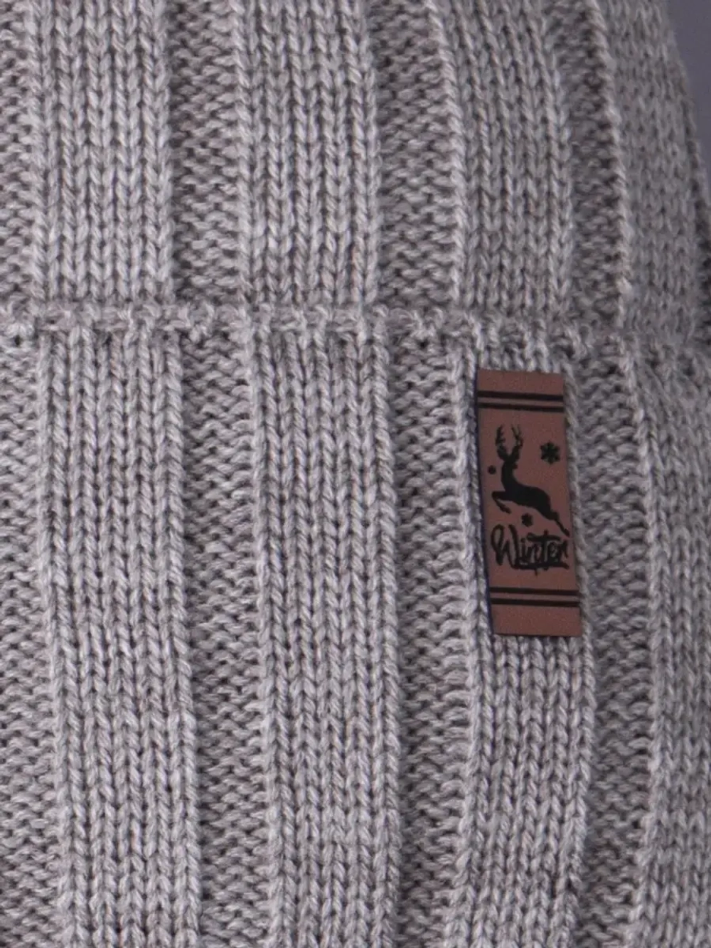 Шапка зимняя для мальчика на завязках и снуд