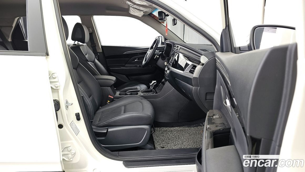 KG Mobility (Ssangyong) Beautiful Korando Бензин 1.5 2WD C5 (09.2021)