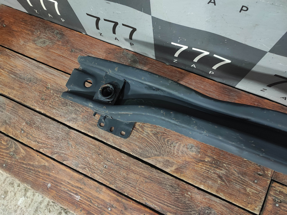 Усилитель заднего бампера Volkswagen Tiguan 2 16-нв Б/У Оригинал 5NA807585