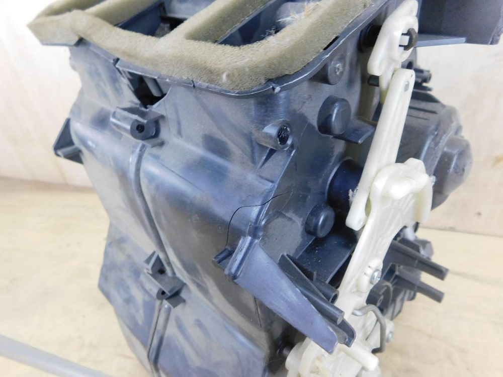 корпус печки всборе Suzuki Jimny JB23A K6AT 2012