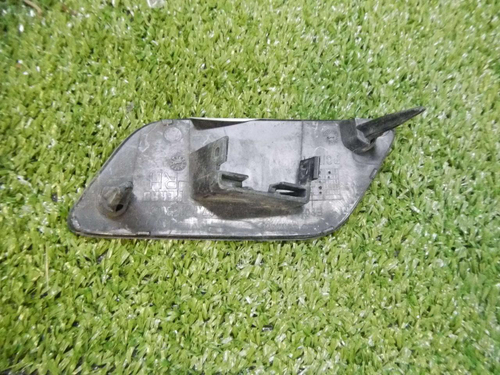 Крышка форсунки правая Audi Q7 2 (2015-2019)