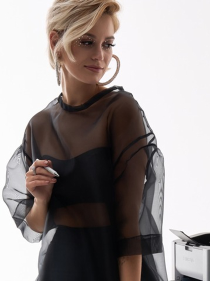 Футболка из органзы с объемными рукавами