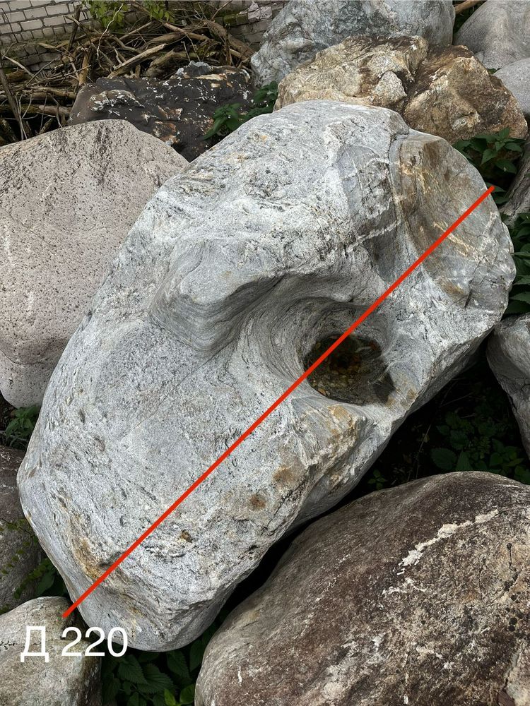 Gray River Boulder /tn