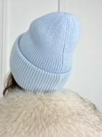 шапка зимняя из ангоры с отворотом вязаная