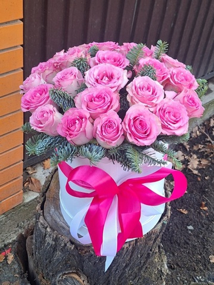 Розы в коробке "Зимняя сказка"