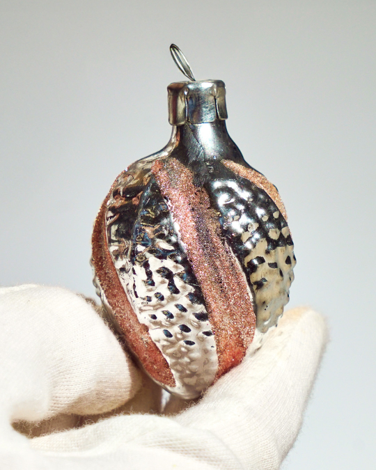 Елочная ретро игрушка