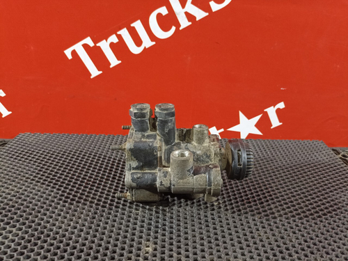 Кран управления тормозами