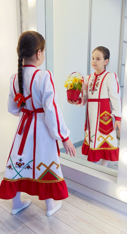 Платье детское с вышивкой