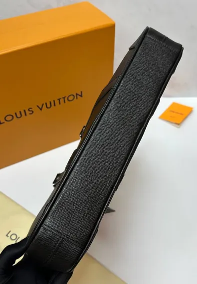 Портфель Louis Vuitton Voyage PM кожа Taiga