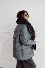 Пуховик на кулиске с английским воротником