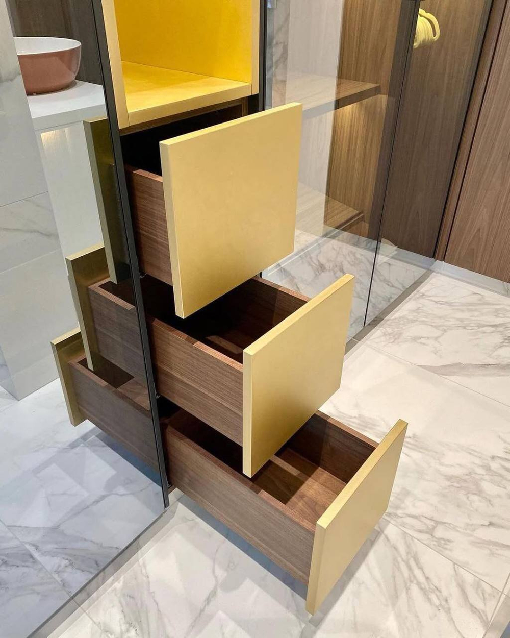 Шкафы для ванной комнаты и системы хранения на заказ: современные решения