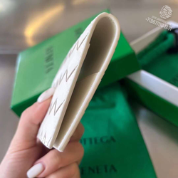 Обложка для паспорта Bottega Veneta