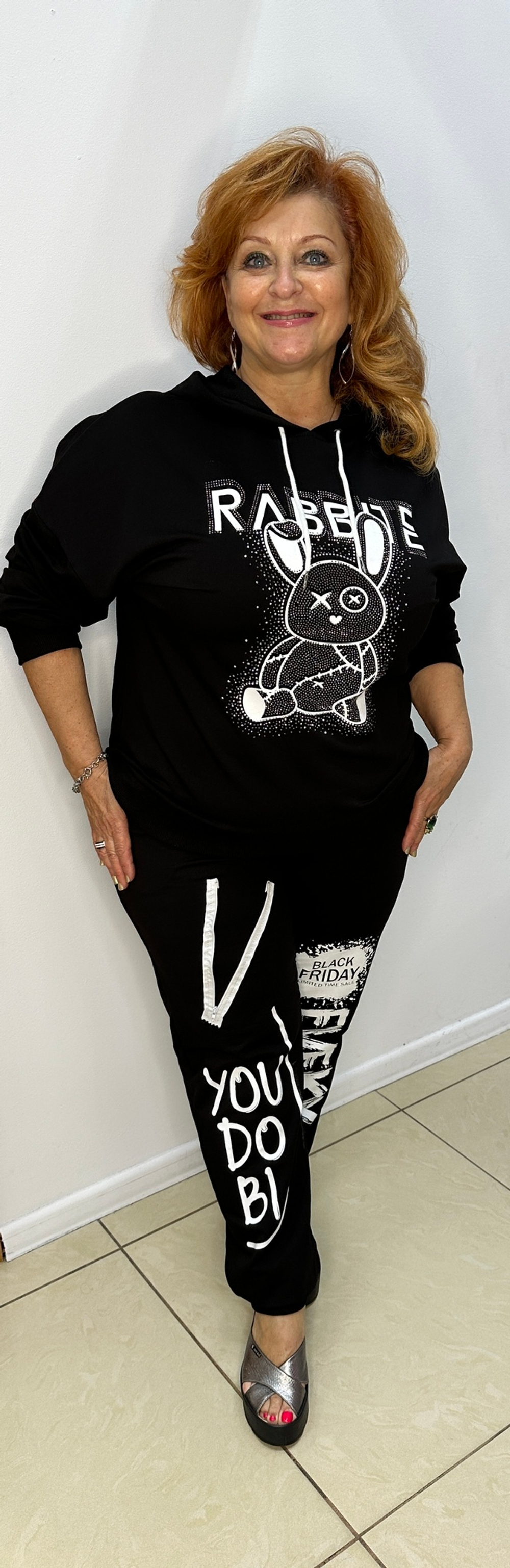 Черный с белым стразовым принтом, костюм