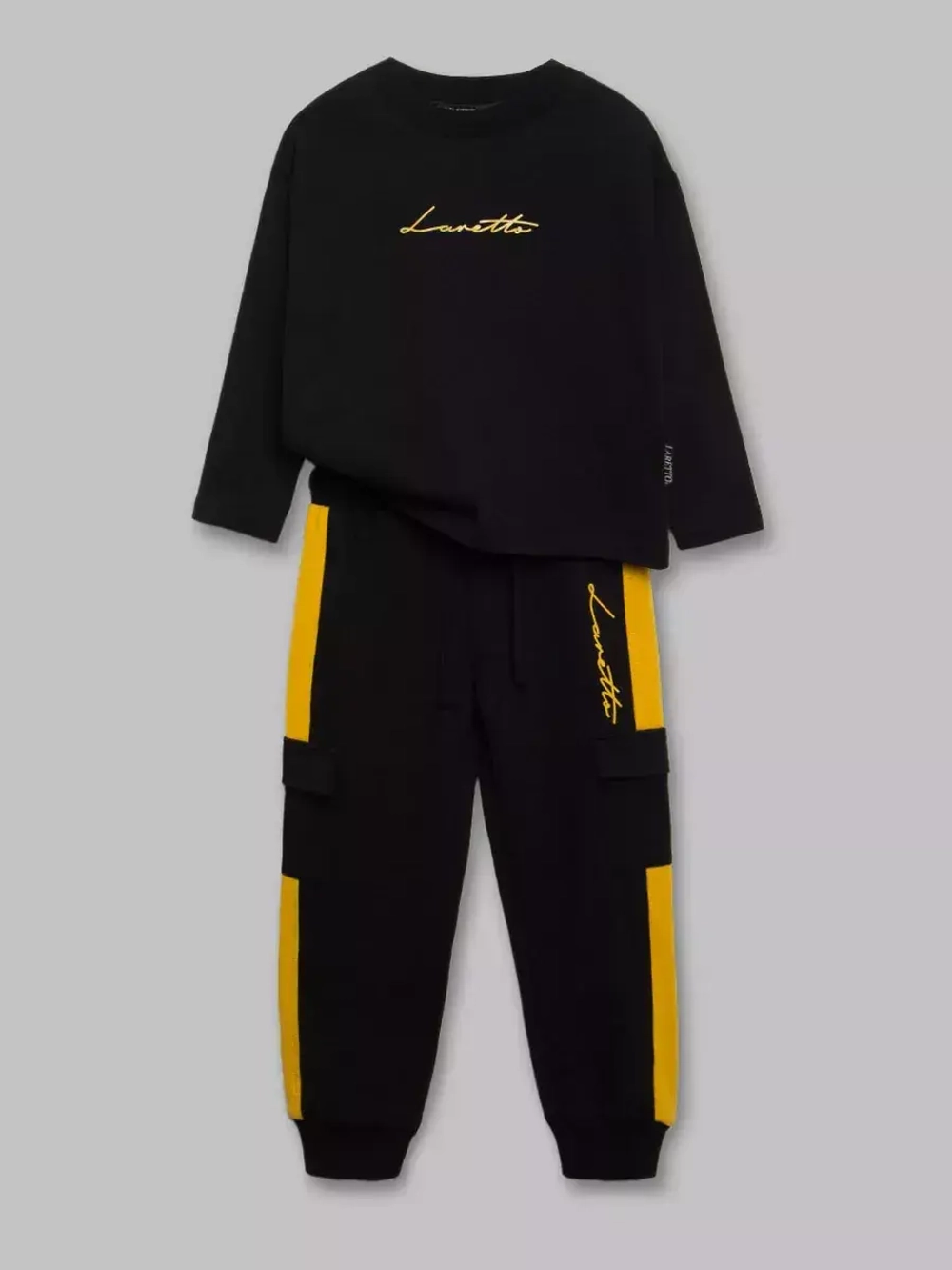 Спортивный костюм для мальчика в школу