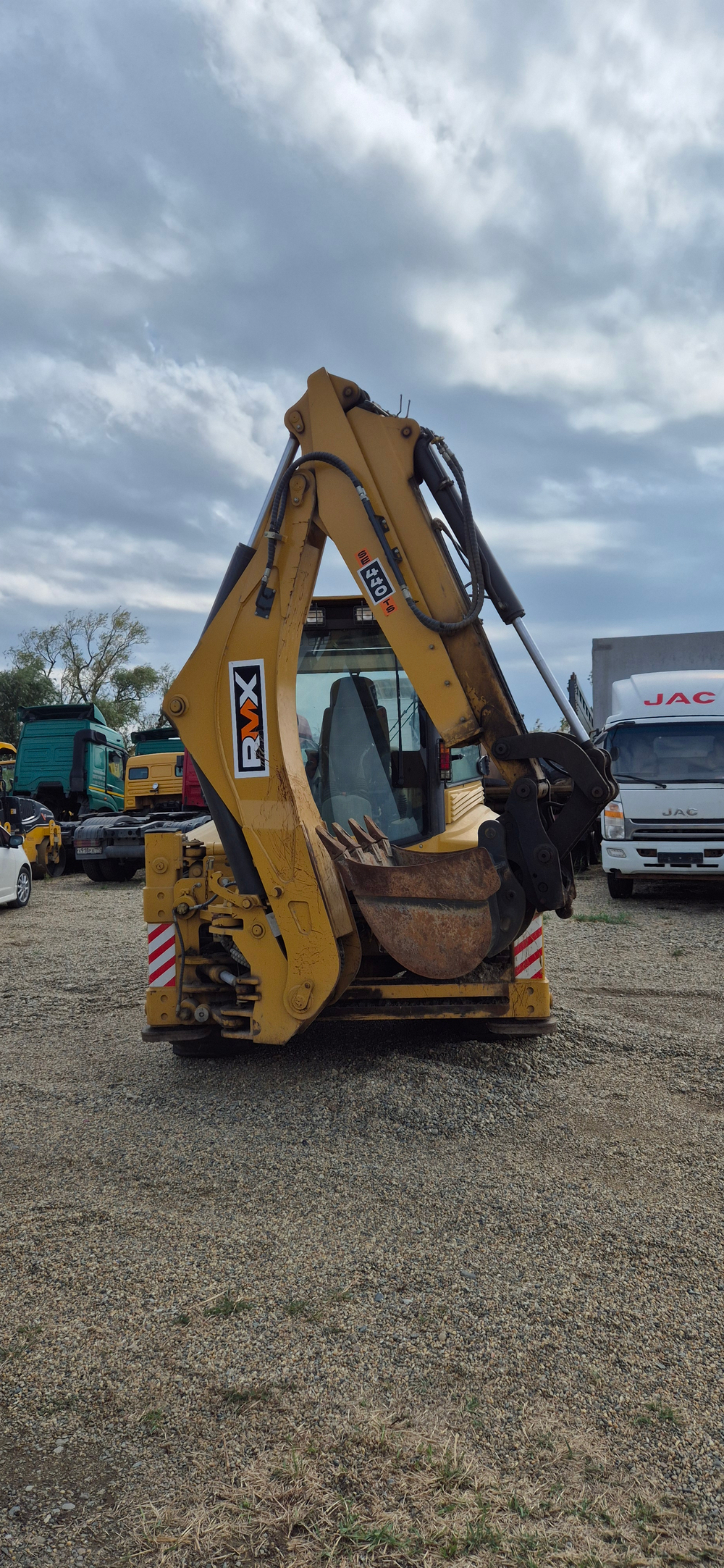 RUNMAX SE440 Экскаватор-погрузчик SE440TS (Дизельный, 4,8 л, 102 л.с., АТ)