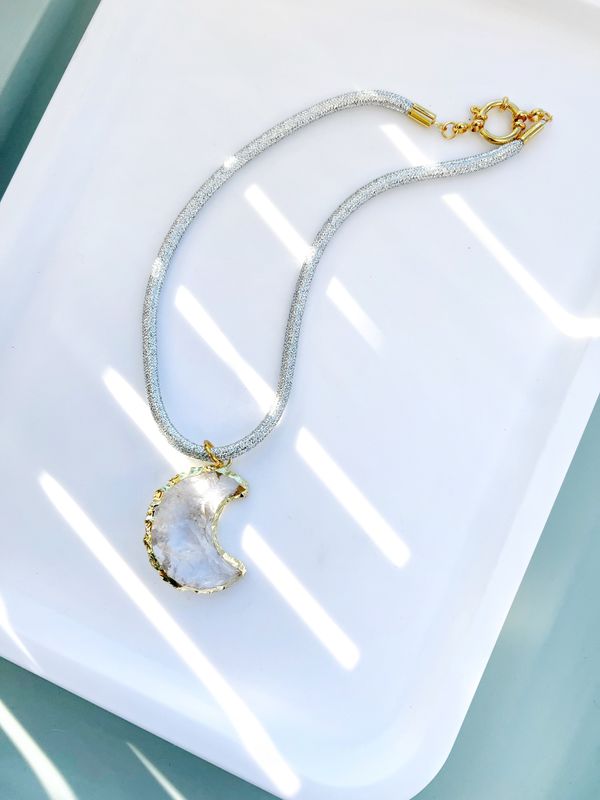 Подвеска Halfmoon quartz