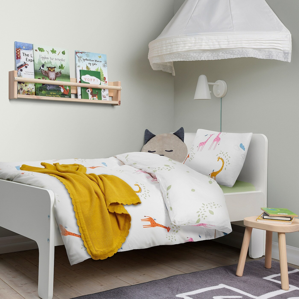 IKEA BERGFINK  (ИКЕА БЕРГФИНК)  -  Комплект постельного белья из 3 частей с сумкой, зеленый жираф, 150x200/50x60 см