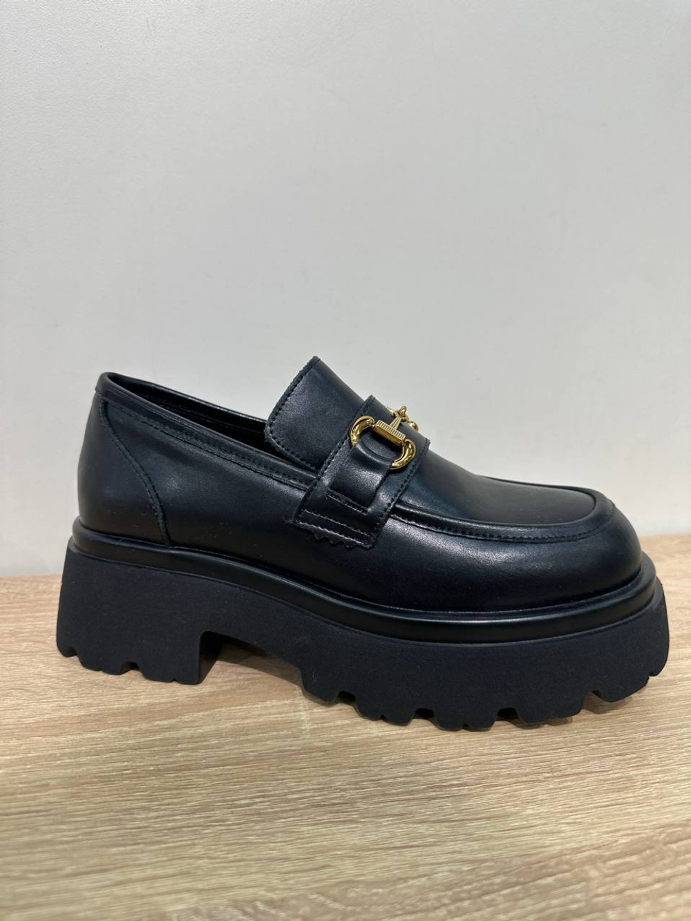 Лоферы из натуральной кожи