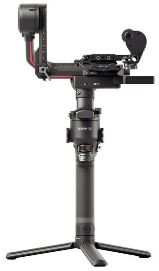 Электрический стабилизатор для зеркального фотоаппарата DJI RS 2 Pro Combo черный