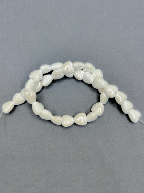 Керамические бусины Сердце, 10/13/15 мм, на нитке 32 см