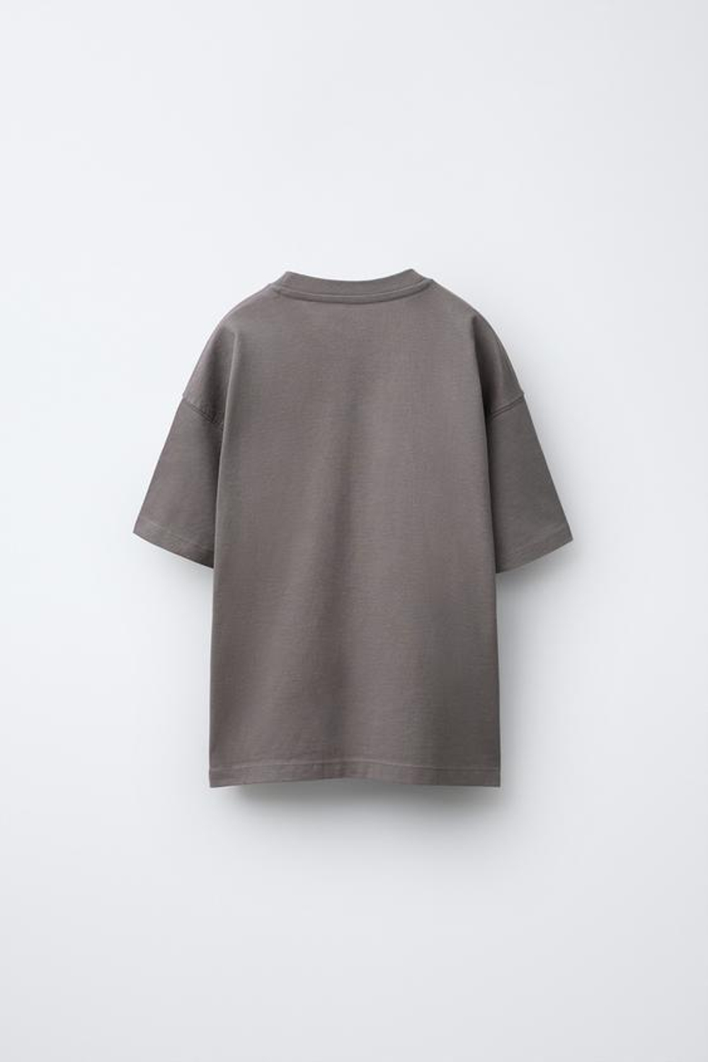 ZARA ФУТБОЛКА С ПРИНТОМ ГРАФФИТИ, СЕРЫЙ