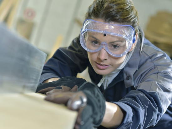 Защитные очки для работы: классификация и требования к СИЗ глаз